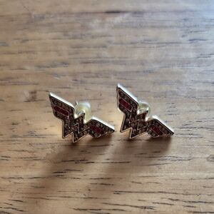 WONDER WOMAN INSIGNA Pierced Earrings Cosplay or Everyday. SUPER CUTE